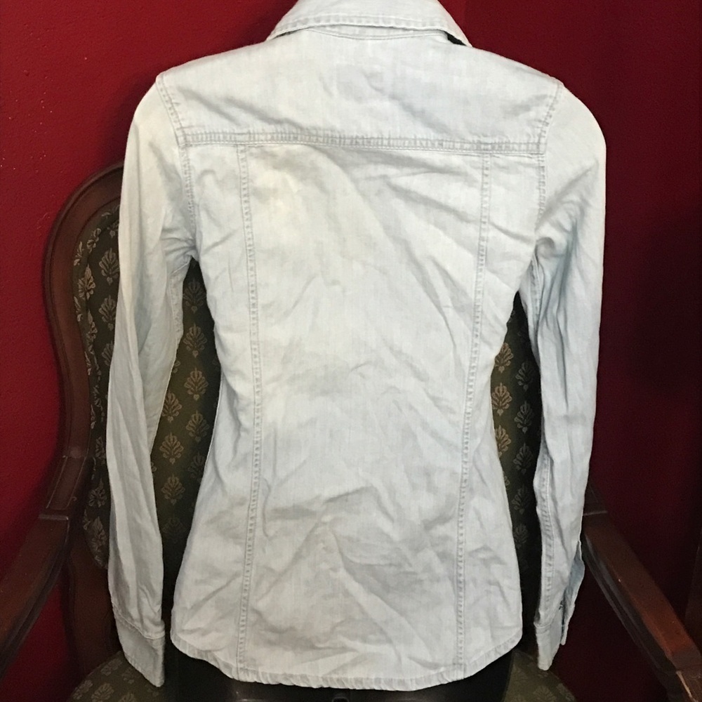 Aritzia tna chambray denim snap button shirt - Picture 4 of 4